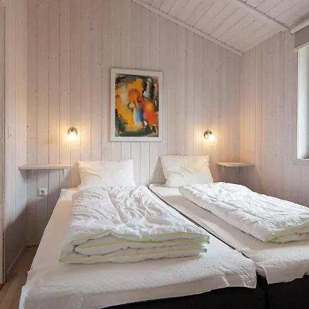 Two-bedroom In 20 * Groemitz