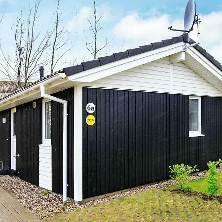 4 Person In בית נופש Grömitz