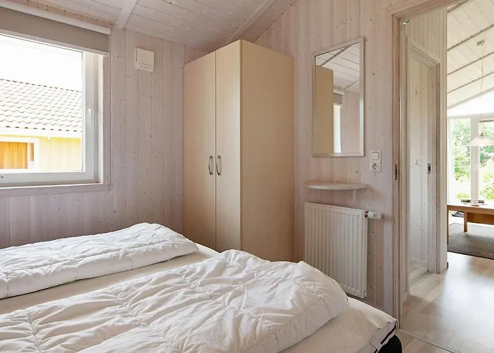 4 Person In Semesterbostad Grömitz