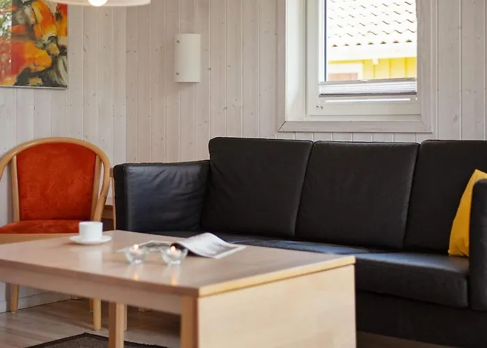 4 Person In Semesterbostad Grömitz